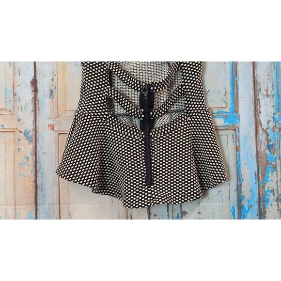 Sans Souci Womens Size Small White Black Sleeveless Sweetheart Neck Peplum Top - Picture 6 of 9